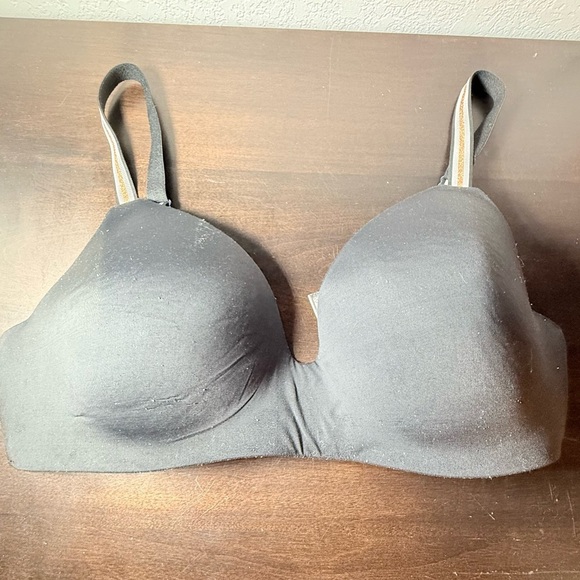 Victoria Secret Elegant Black and Pink Women's Bra Set - Picture 2 of 8